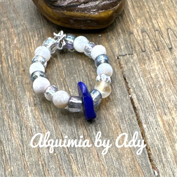 Alquimia White and Gold Ring with Unique Design flower agate and lapis - Picture 2 of 3
